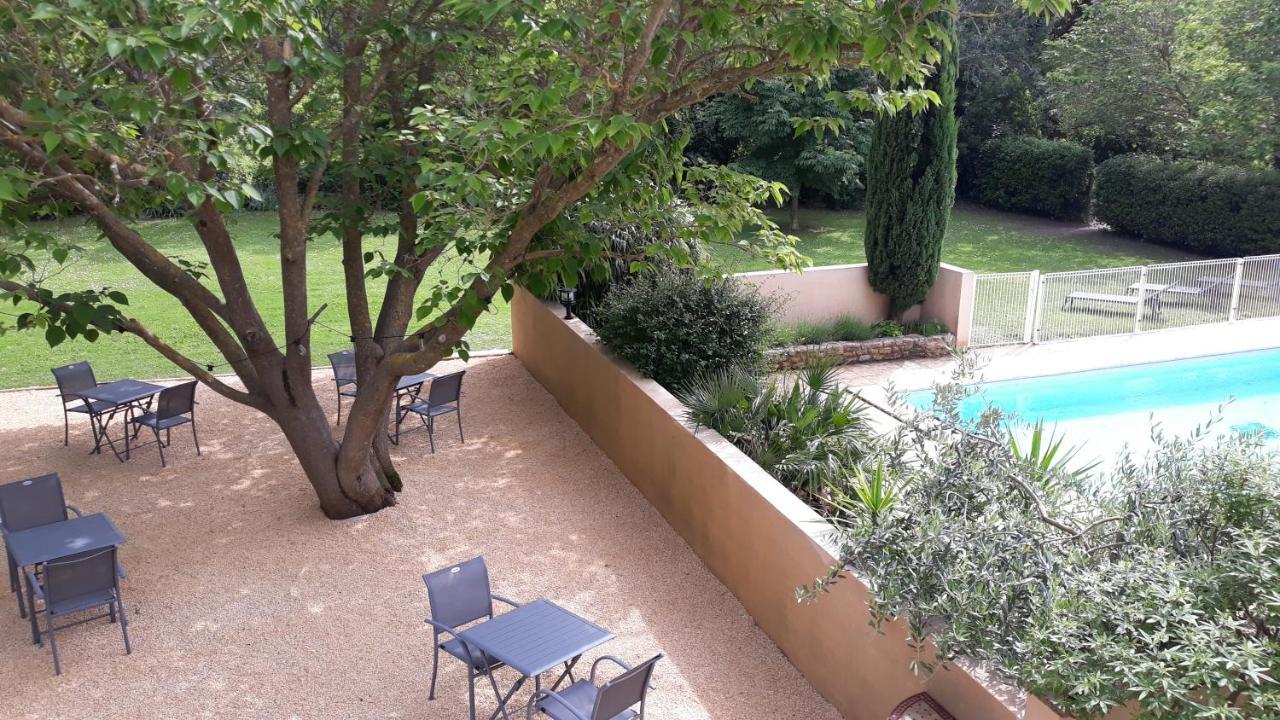 Le Mas Des Vergers Salon-de-Provence Exterior photo